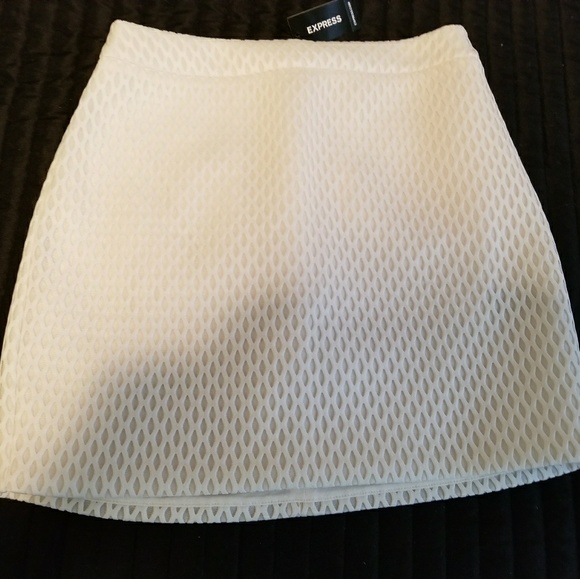 EXPRESS White Miniskirt,Brand new, Size 0. - Picture 5 of 10